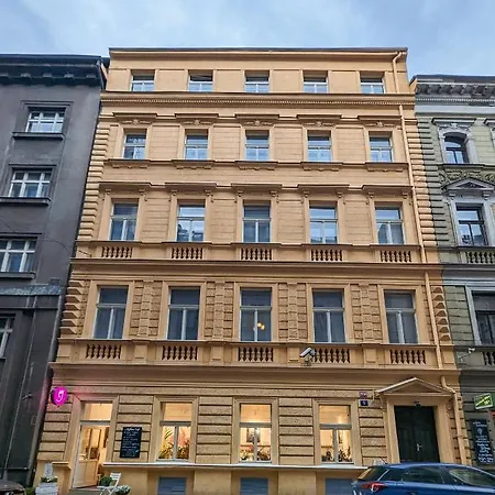 Stru House By Days - Luxurious Next To National Theatre Prague
