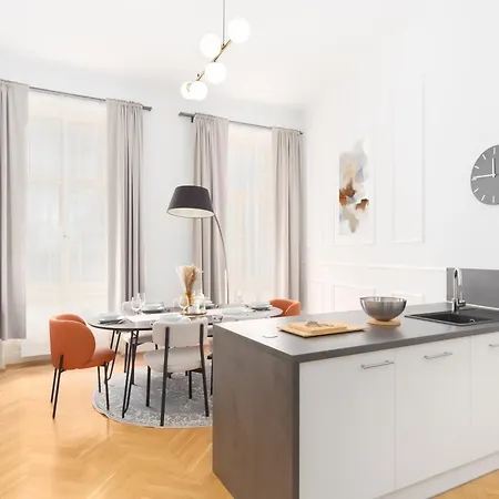 Stru House By Days - Luxurious Next To National Theatre Apartment *