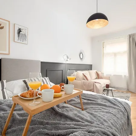 Stru House By Days - Luxurious Next To National Theatre Prague
