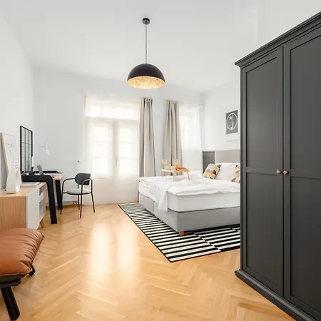 Stru House By Days - Luxurious Next To National Theatre Apartment