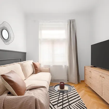 Stru House By Days - Luxurious Next To National Theatre Prague