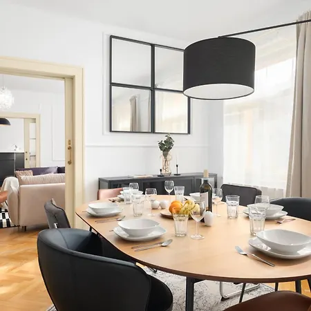 Stru House By Days - Luxurious Next To National Theatre Apartment *