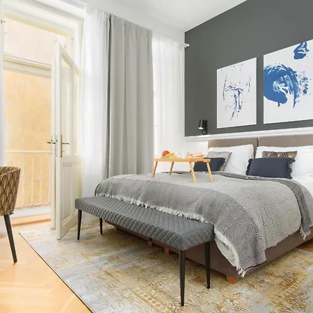 Stru House By Days - Luxurious Next To National Theatre