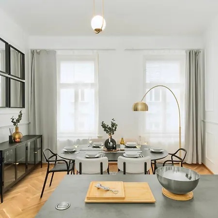Stru House By Days - Luxurious Next To National Theatre