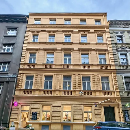 Stru House By Days - Luxurious Next To National Theatre Prague