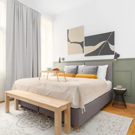 Stru House By Days - Luxurious Next To National Theatre