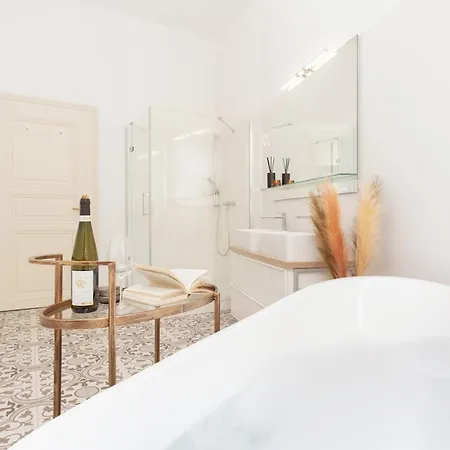 Stru House By Days - Luxurious Next To National Theatre Praga