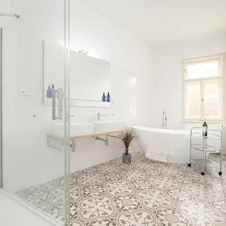 Stru House By Days - Luxurious Next To National Theatre Apartment *