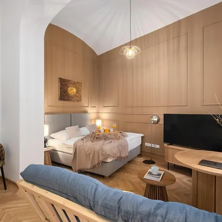 Stru House By Days - Luxurious Next To National Theatre * Prague