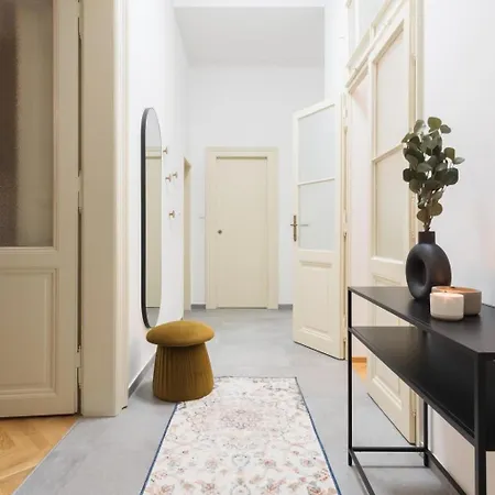 Stru House By Days - Luxurious Next To National Theatre Apartment