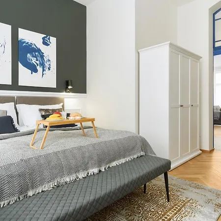 Stru House By Days - Luxurious Next To National Theatre Prague