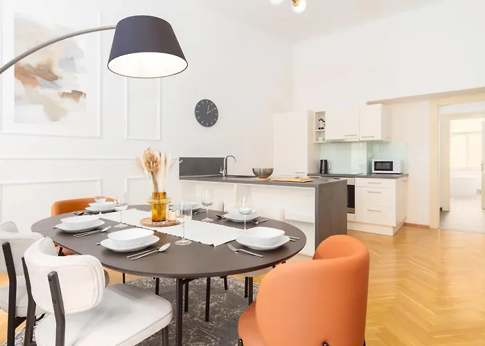 Stru House By Days - Luxurious Next To National Theatre *