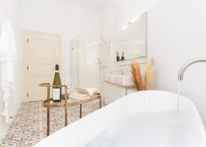 Stru House By Days - Luxurious Next To National Theatre Praga