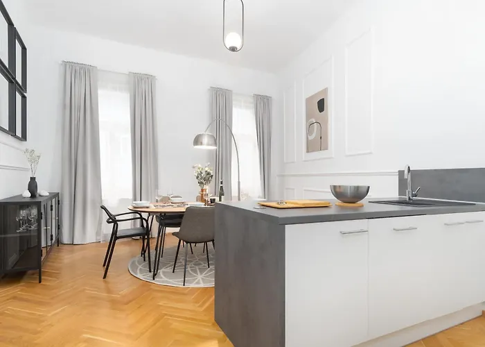 Stru House By Days - Luxurious Next To National Theatre Apartamento