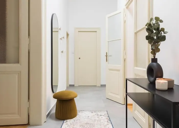 Stru House By Days - Luxurious Next To National Theatre Apartamento