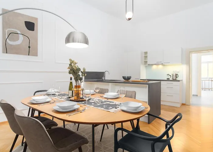 Stru House By Days - Luxurious Next To National Theatre Apartamento *