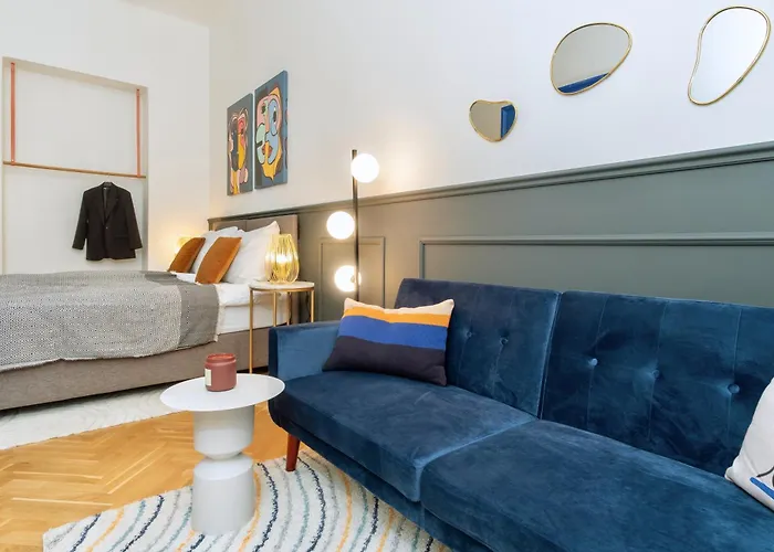 Stru House By Days - Luxurious Next To National Theatre Apartamento