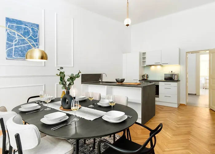 Stru House By Days - Luxurious Next To National Theatre Apartamento