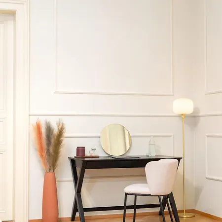 Stru House By Days - Luxurious Next To National Theatre