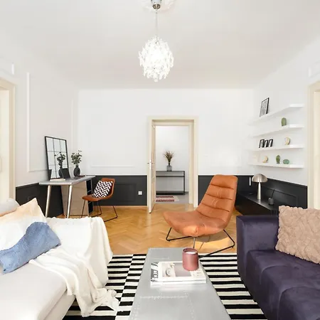 Stru House By Days - Luxurious Next To National Theatre Apartamento *