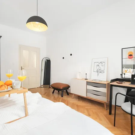 Stru House By Days - Luxurious Next To National Theatre * Praga