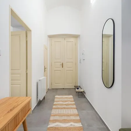 Stru House By Days - Luxurious Next To National Theatre Praga