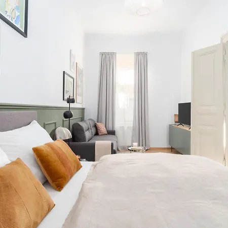 Stru House By Days - Luxurious Next To National Theatre Apartamento