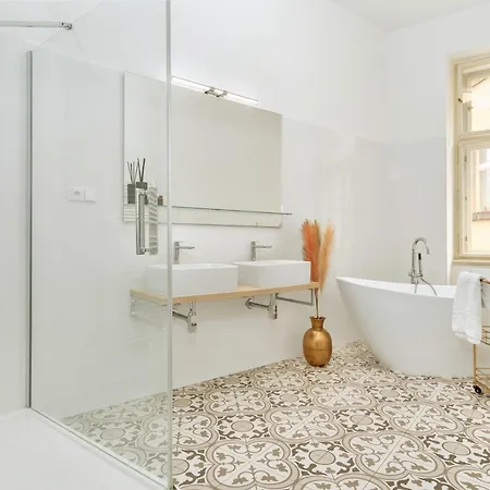 Stru House By Days - Luxurious Next To National Theatre Apartamento Praga